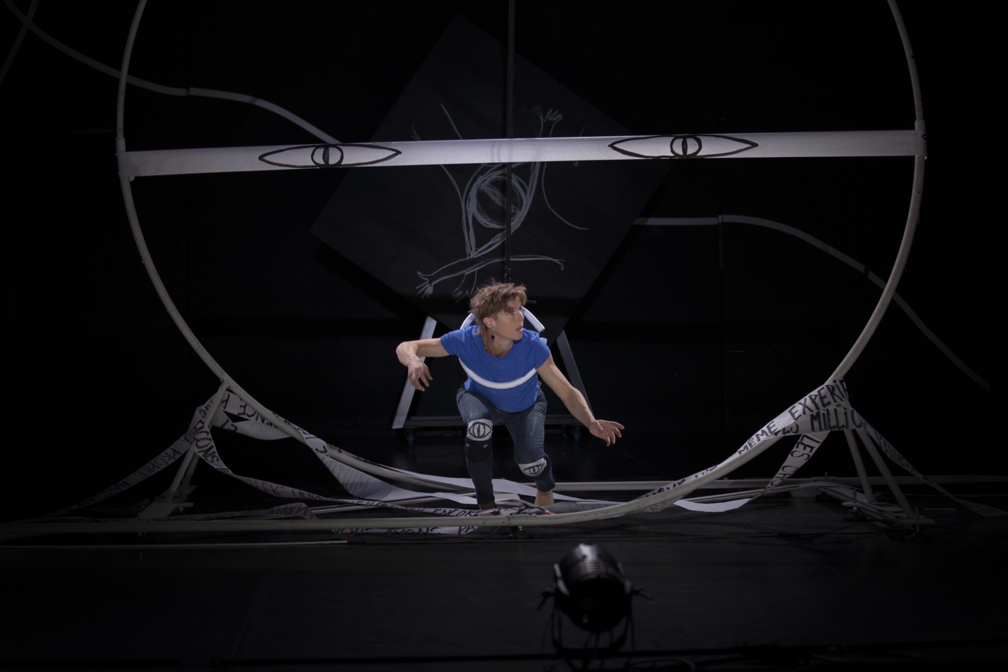 O © Charles Henry Frizon Bottoms up